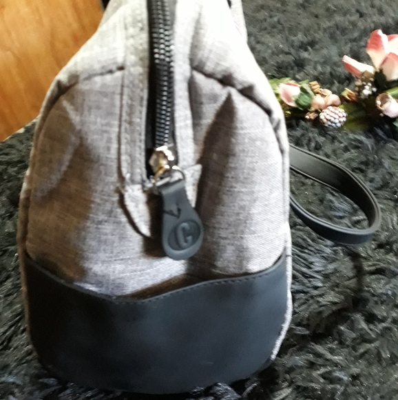 Cosmopolitan insulated handbag black and gray two - Picture 2 of 5